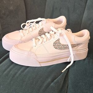 Made in Victory Nike Legacy Lift